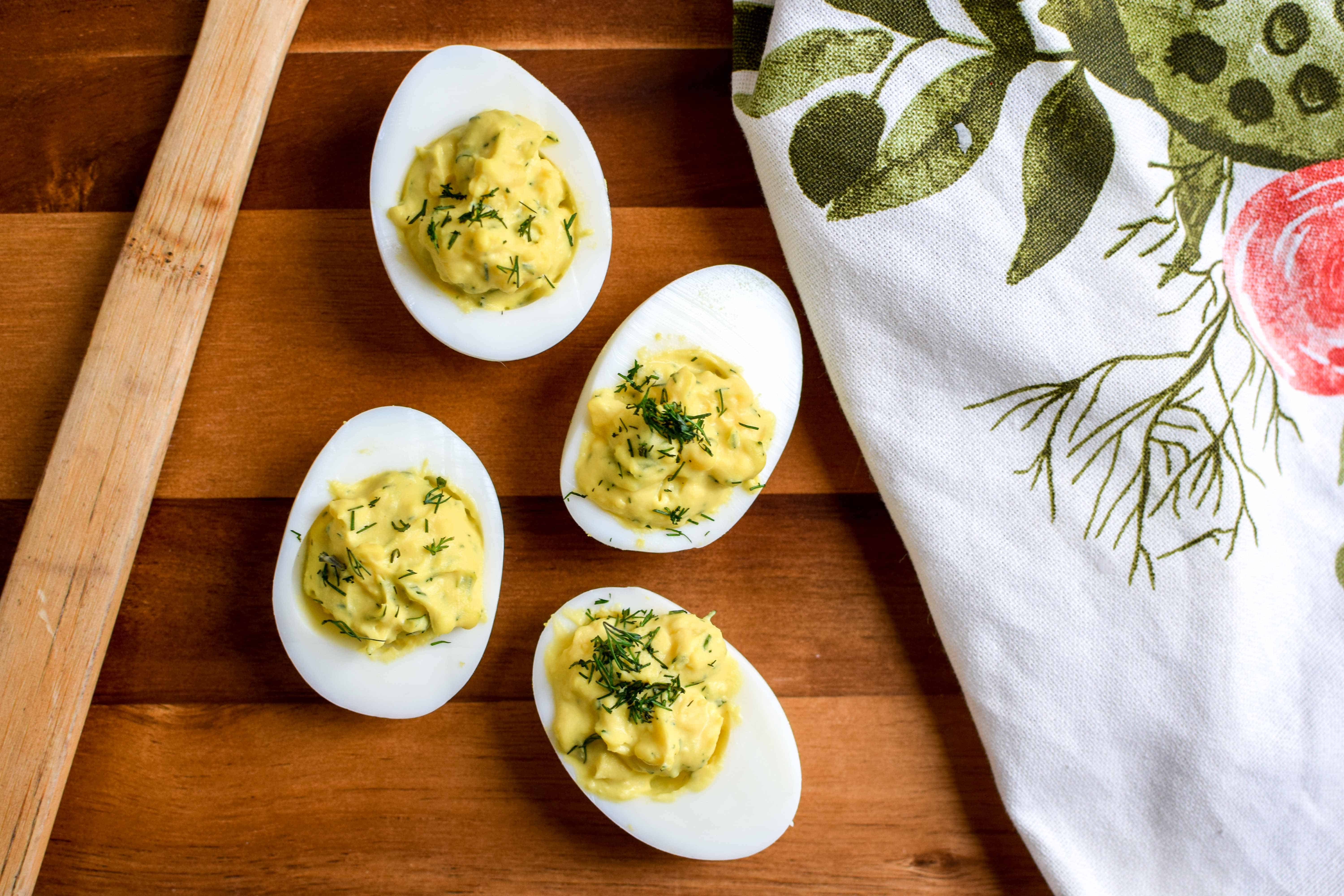 https://www.thebeardandthebaker.com/wp-content/uploads/2019/02/Easy-and-Delicious-Dill-Devilied-Eggs-21.jpg