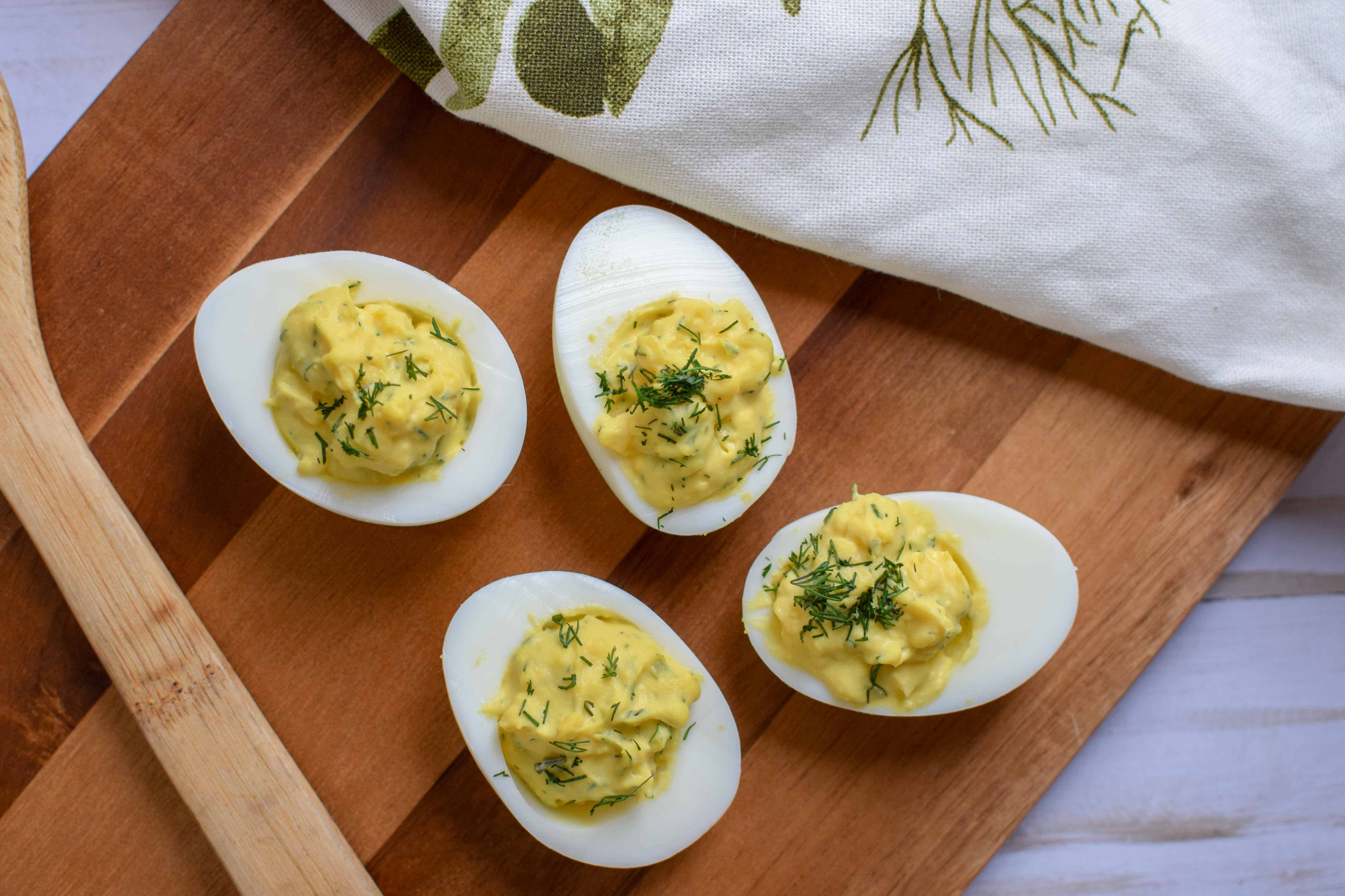 https://www.thebeardandthebaker.com/wp-content/uploads/2019/02/Easy-and-Delicious-Dill-Devilied-Eggs-22.jpg