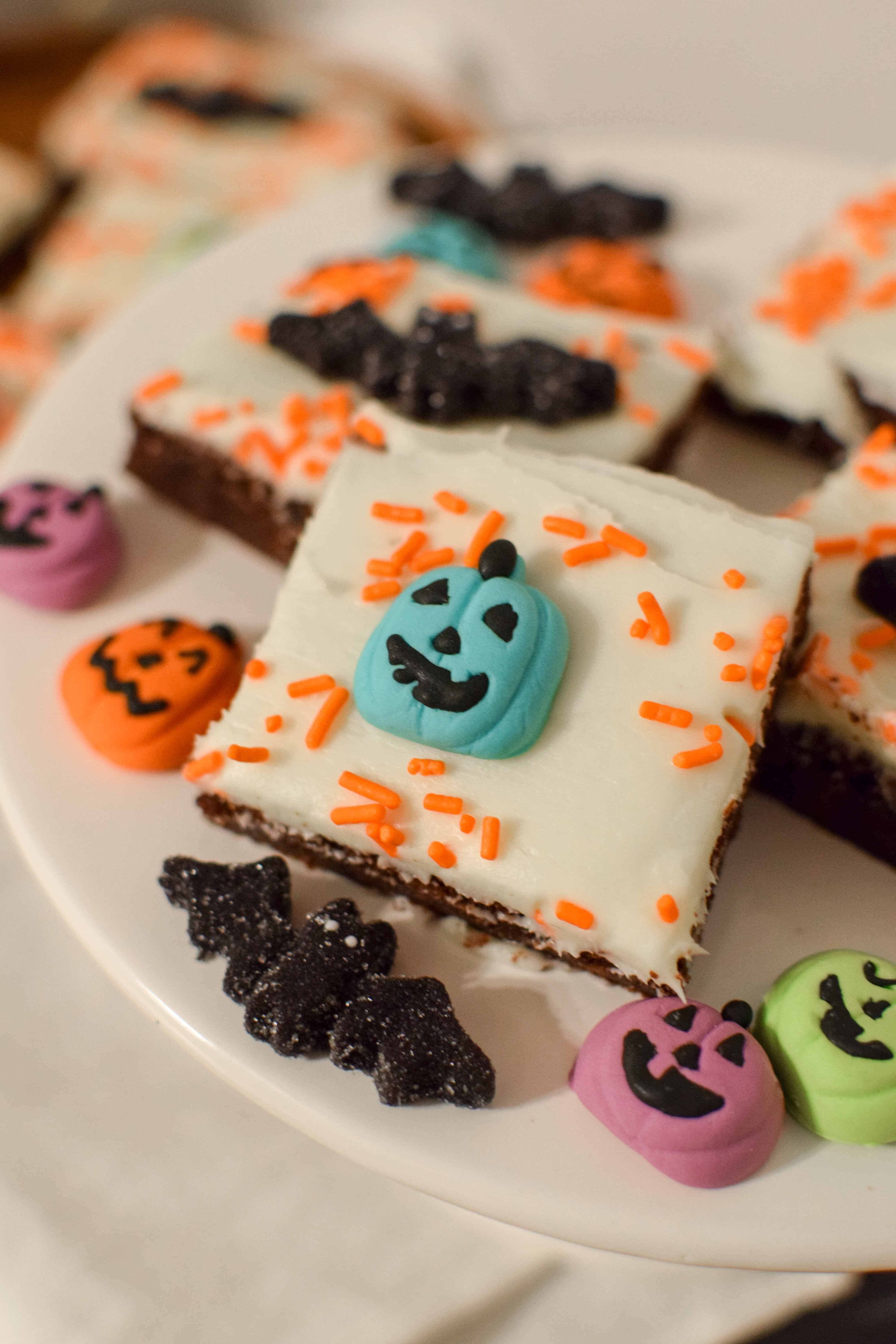 https://www.thebeardandthebaker.com/wp-content/uploads/2019/09/Spooky-Brownies-Halloween-Treats-Week-1.jpg